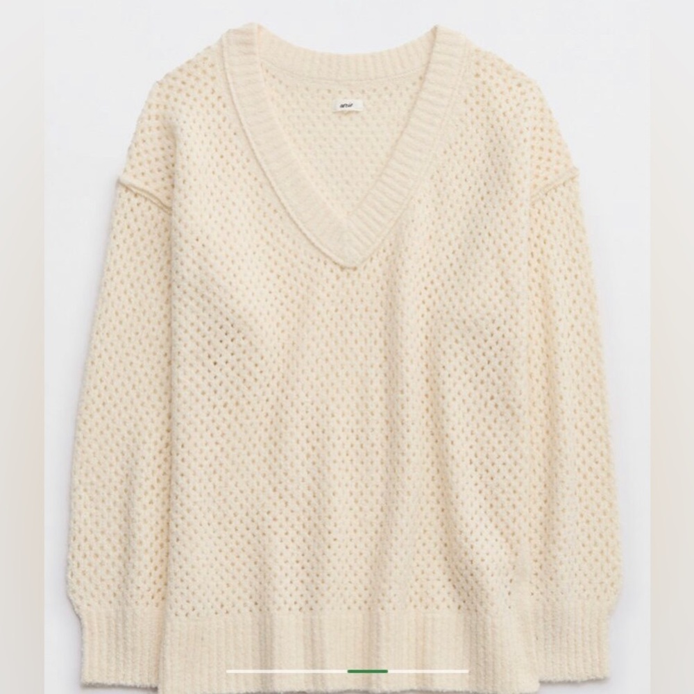 ✨ Aerie Oversized V-Neck Sweater